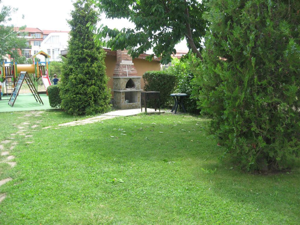 فندق بوموريفي  Chateau Aheloy المظهر الخارجي الصورة